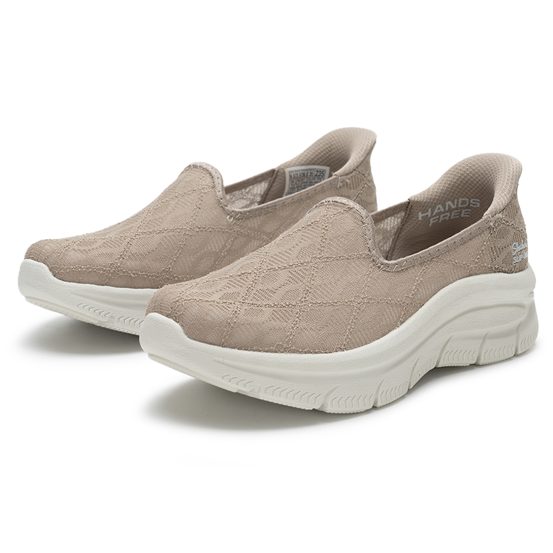Skechers Women's Slip-On Lace  - Women Shoes Skechers avaliação e preço